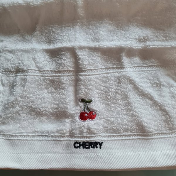 Asciugamano bianco ciliegie